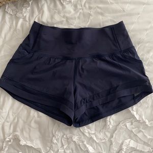 Lululemon 2.5” shorts